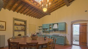 Unclassified image, 3 of 49, button - Cosy apartment in villa with private pool, WIFI, TV, patio, pets allowed and panoramic view (Castellina In Chianti)