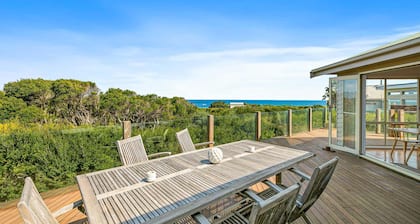 The Deck House - sleeps 8