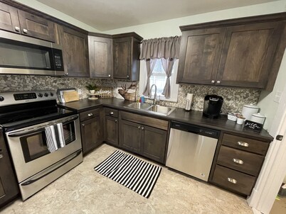 Cozy Downtown Home 🏘