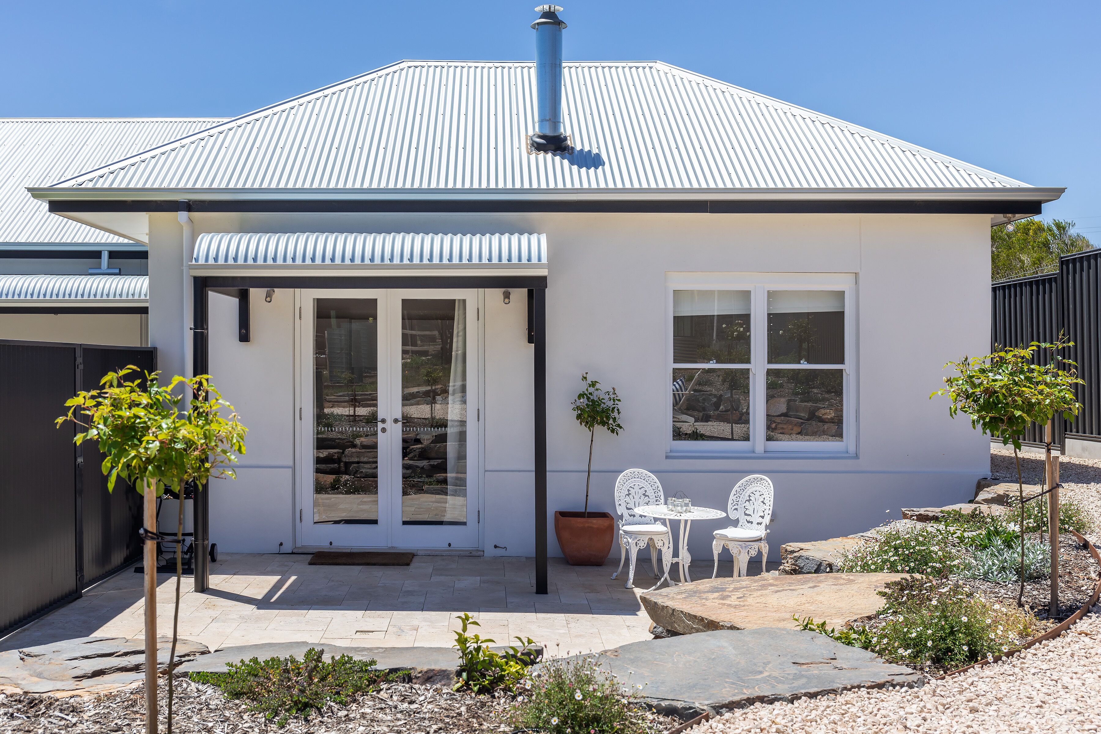 Vintners Retreat: Stylish Retreat near Sea & Vines — image 4