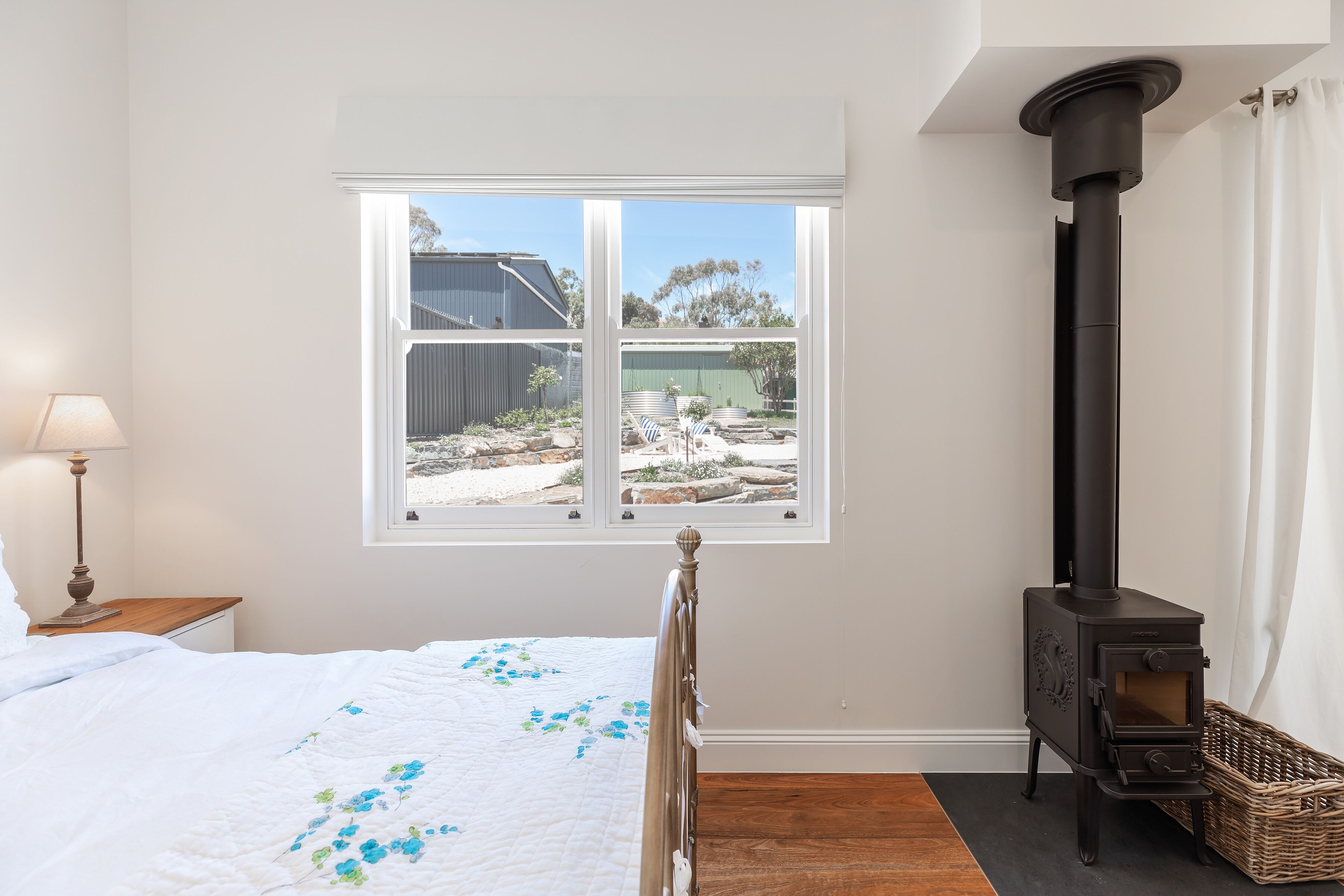 Vintners Retreat: Stylish Retreat near Sea & Vines — image 16