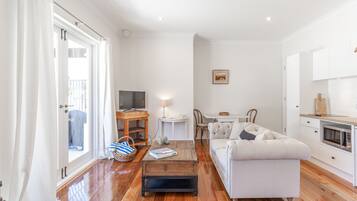 TV, fireplace, DVD player, music library