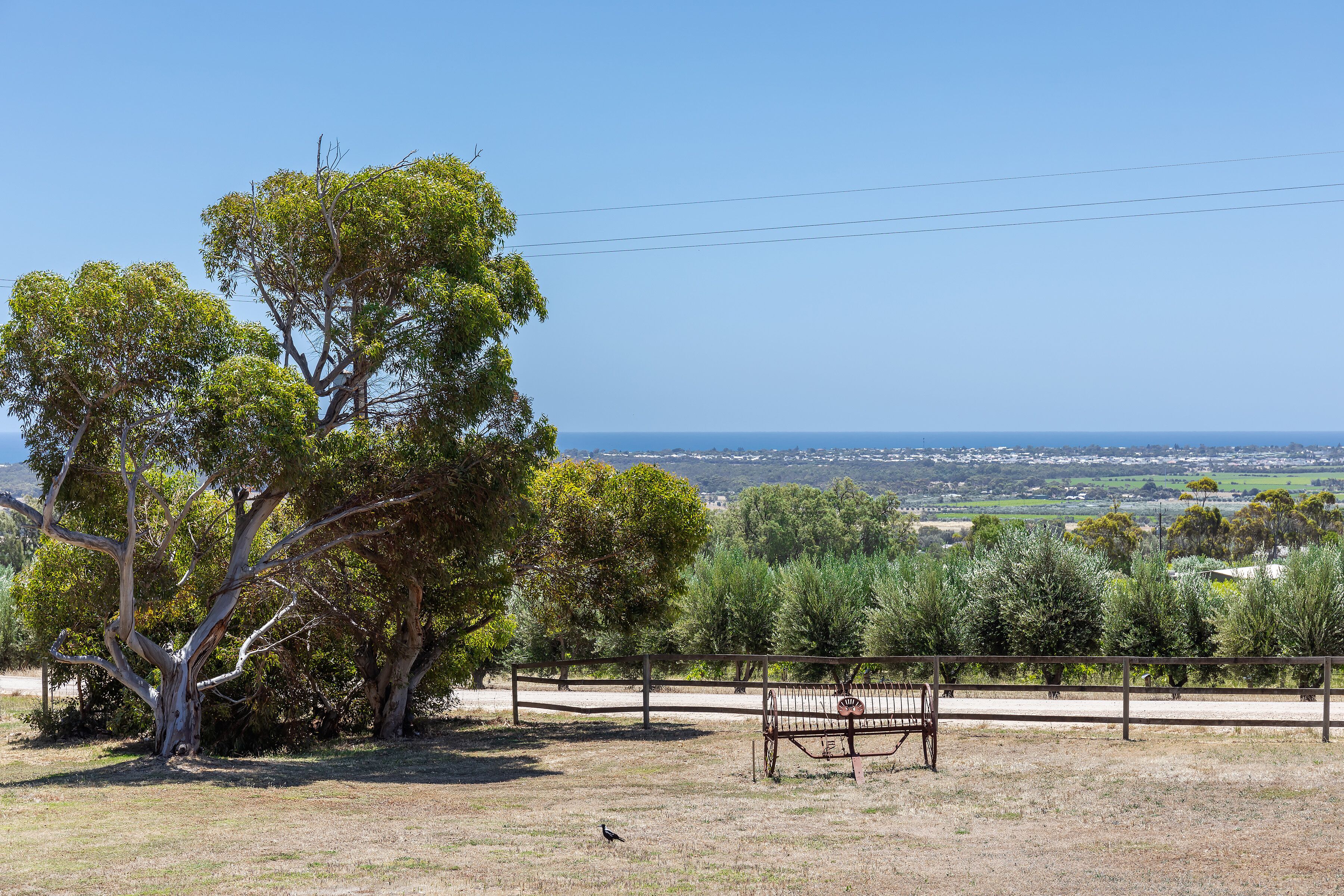 Vintners Retreat: Stylish Retreat near Sea & Vines — image 18