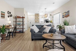 Smart-TV, videospill og kontorer