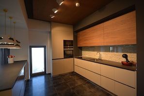 Fridge, microwave, oven, stovetop - Juniper - Breathtaking Historic Town Views (Brașov)