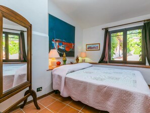 1 bedroom, free WiFi - Lovely apartment in villa for 2 people with pool, WIFI, TV and terrace (Colle Di Val D'elsa)