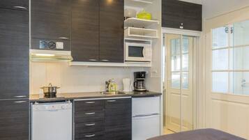 Refrigerador, microondas, lavavajillas, tostadora