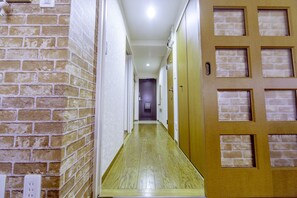 Hallway - Nestle Tokyo Deluxe Akihabara 03 (Tokyo)