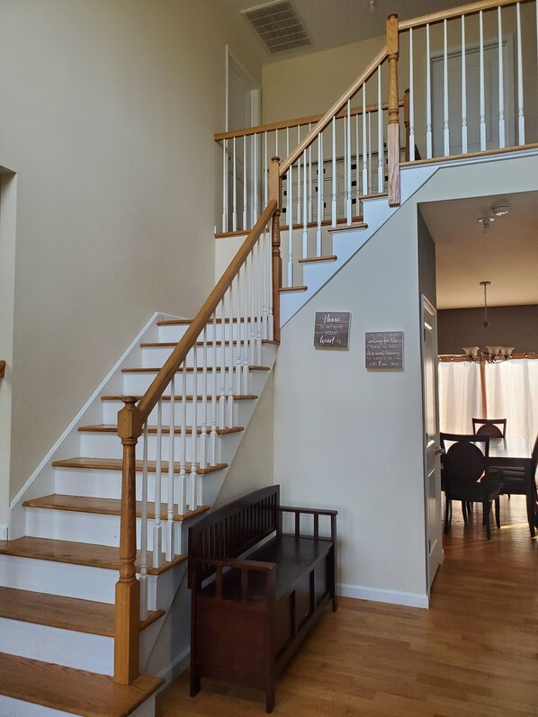 المنشأة من الداخل