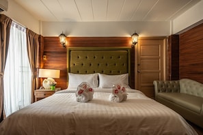 Superior Double or Twin Room | In-room safe, blackout drapes, free WiFi - At 42 Residence (Bangkok)