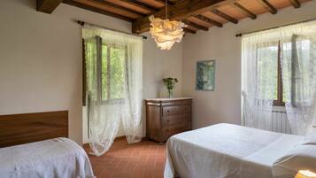 2 Schlafzimmer, Reisekinderbett, kostenloses WLAN