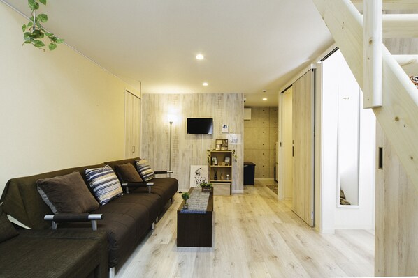 Lägenhet (Nestle Tokyo Duplex Itabashi 01) | Vardagsrum | Platt-tv