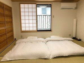 2 habitaciones, escritorio y sistema de insonorización 
