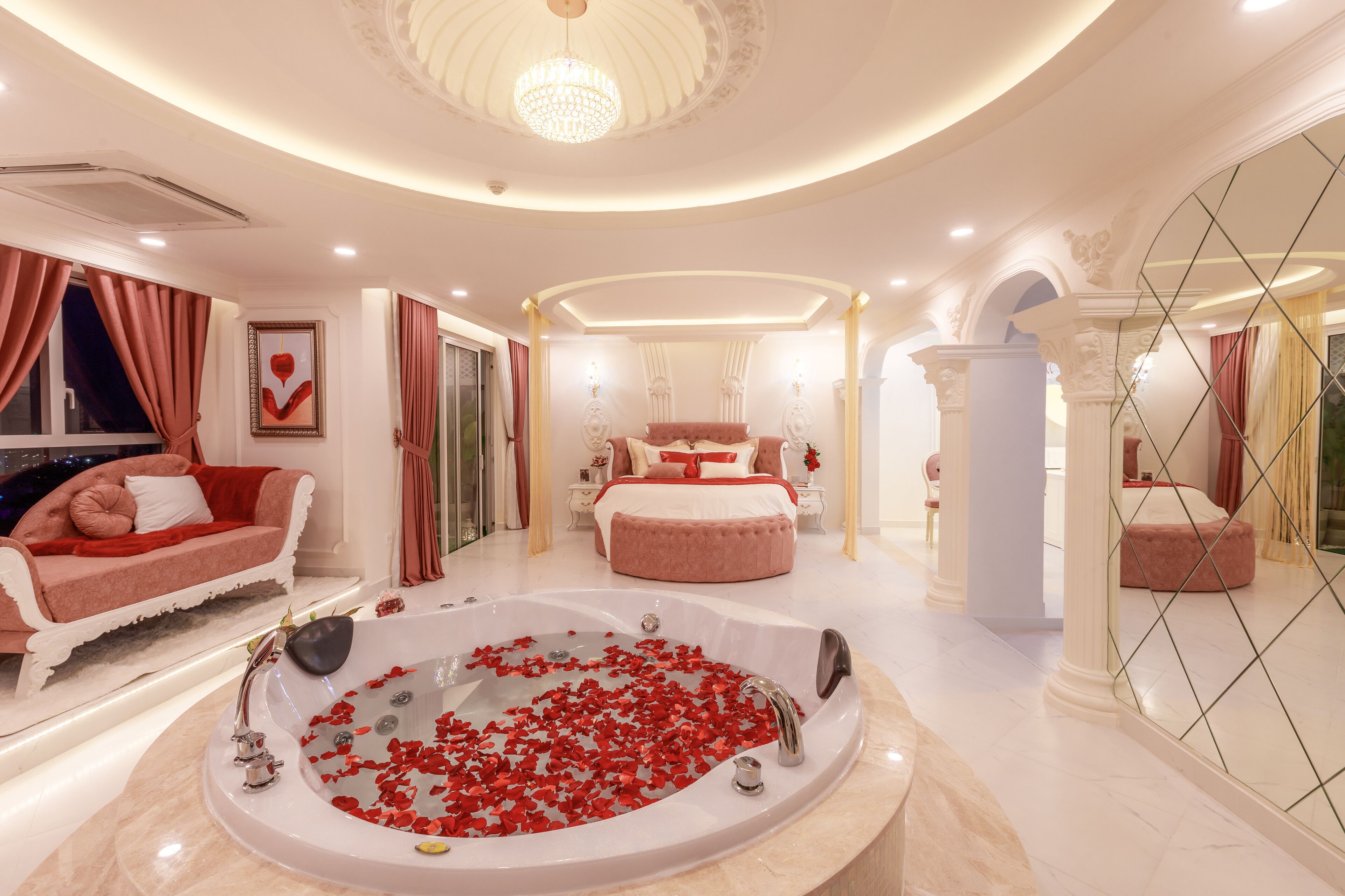 Signature Studio Suite | Premium bedding, memory-foam beds, individually furnished, desk