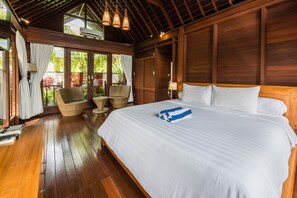 3 bedrooms, free WiFi, bed sheets - An Elegant 3BR Private Wooden Villa with a Private Swimming pool at Jimbaran. (Badung)