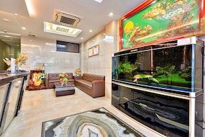 Quầy tiếp tân