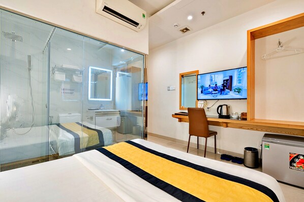 Chambre Double Standard | Minibar, bureau, espace de travail pour ordinateur portable