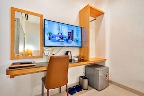 Phòng đôi Tiêu chuẩn | 1 phòng ngủ, minibar, bàn, khu vực làm việc phù hợp cho laptop