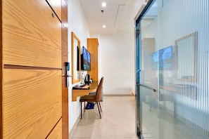 Phòng đôi Tiêu chuẩn | 1 phòng ngủ, minibar, bàn, khu vực làm việc phù hợp cho laptop