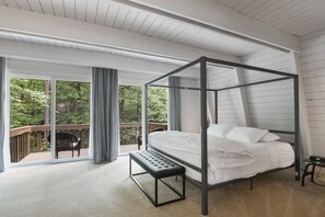 4 chambres, bureau, fer et planche à repasser, lit de bébé portatif