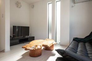 Private Vacation Home | Living room - Private Hotel Oshiage (Tokyo)