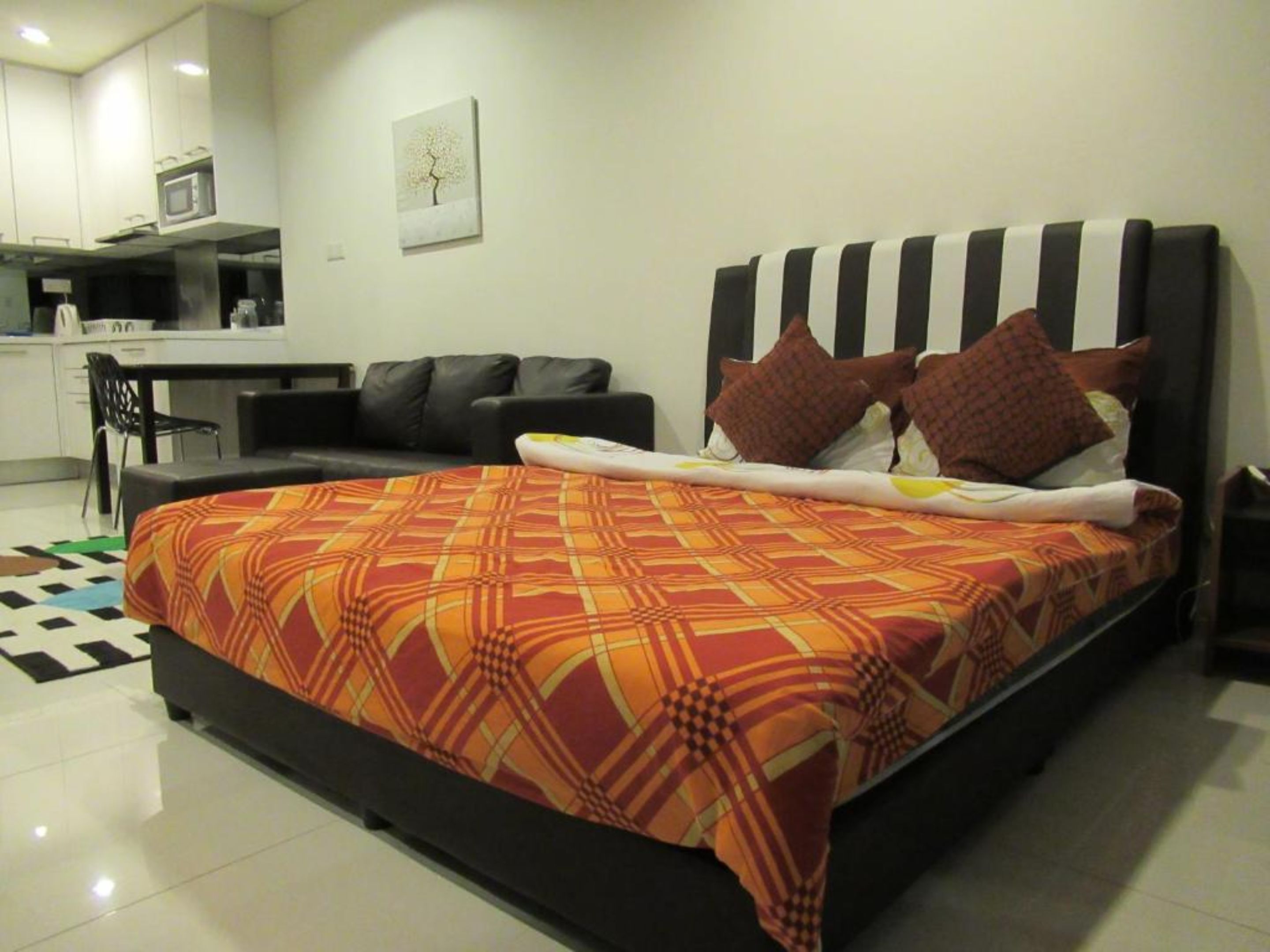 Free WiFi, bed sheets