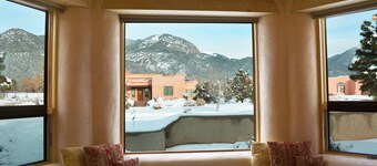 ドリームキャッチャー-山の景色を望む暖炉ホットタブwi-fiクラブハウスプール/テニス