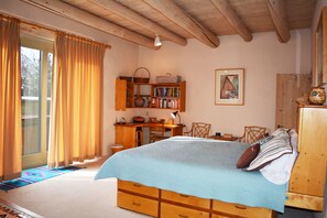 3 bedrooms, internet, bed sheets