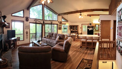 Cozy Bear Paw Mountain Retreat