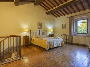 3 bedrooms, travel cot, free WiFi