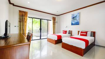 Deluxe Twin Room | Meja, kalis bunyi, Wi-fi percuma, cadar katil