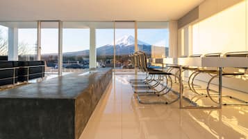 THE Suite, Mount Fuji View | Living area | Flat-screen TV