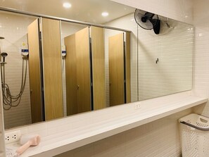 Regadera en el baño