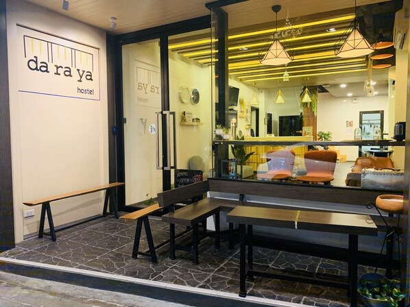 Vista frontal de la propiedad