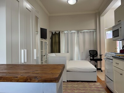 A cozy rest in  tiny home of a nest (downtown Northampton)