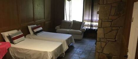 4 habitaciones, wifi y ropa de cama