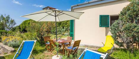 Cloud, Plant, Sky, Property, Plant Community, Building, Nature, Azure, Shade, Outdoor Furniture