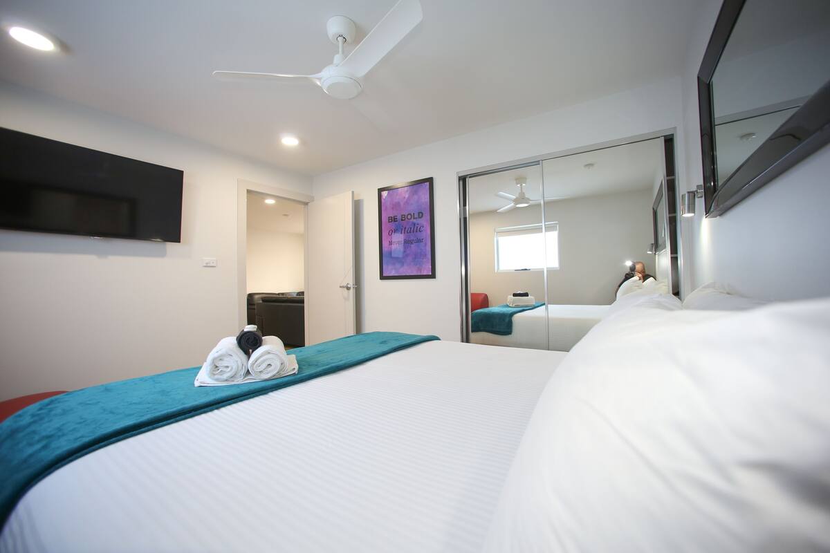 Laptop workspace, iron/ironing board, WiFi (free), bed sheets