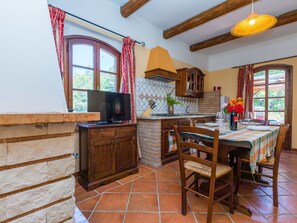 Dining - Cosy apartment for 4 guests with pool, WIFI, A/C, TV and patio (Podere Dottrina)
