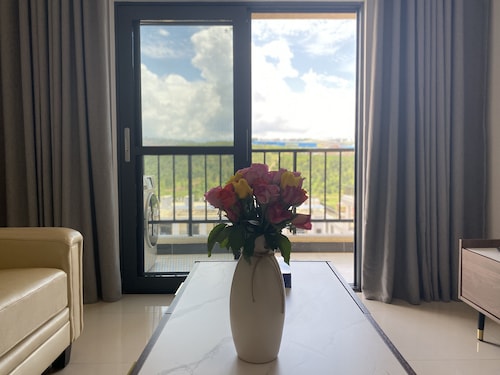 Phoenix Apartment by LINK