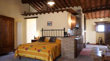 1 Schlafzimmer, Reisekinderbett, kostenloses WLAN, Bettwäsche