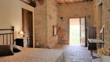 1 chambre, lit parapluie, Wi-Fi gratuit, draps fournis