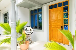 Fachada da propriedade