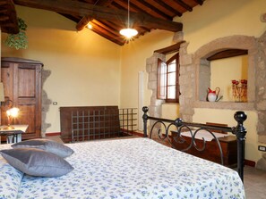 3 habitaciones, cuna de viaje, wifi gratis y ropa de cama 