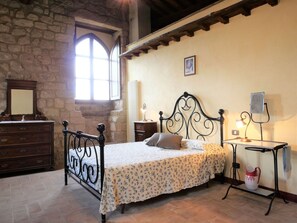 3 chambres, lit parapluie, Wi-Fi gratuit, draps fournis