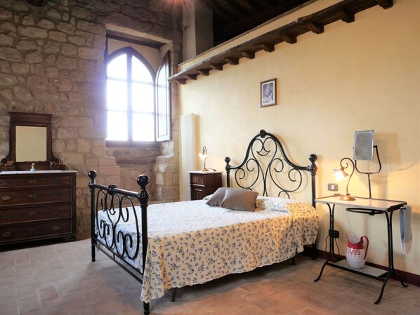3 habitaciones, cuna de viaje, wifi gratis y ropa de cama 