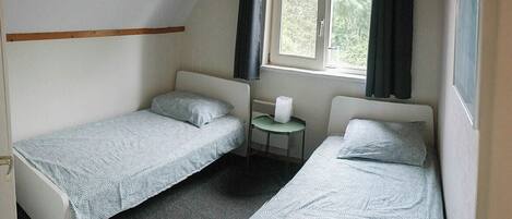 Bungalow, 3 chambres, balcon, vue sur le jardin | 3 chambres, literie fournie