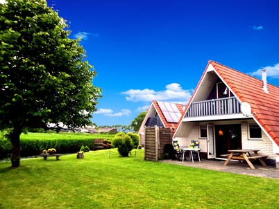 6 Pers Holiday Home Leonie With a Large Garden Close to the Lauwersmeer