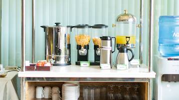 Desayuno buffet diario (PHP 280 por persona)