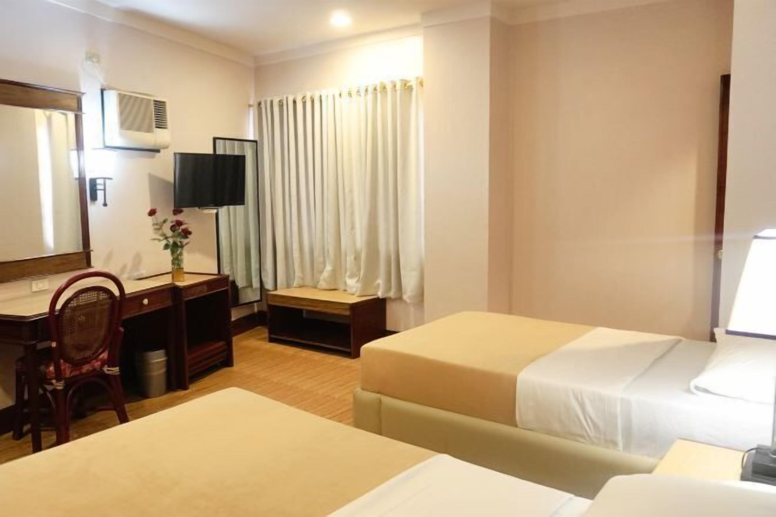 Escritorio y espacio para trabajar con un portátil